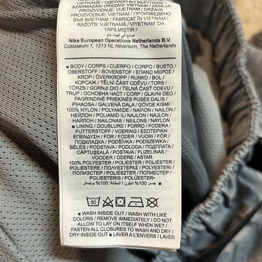 Nike Sportswear Tech Pack 9” Nylon Gray Crinkle Shorts CJ5188-073 XL - Picture 7 of 8